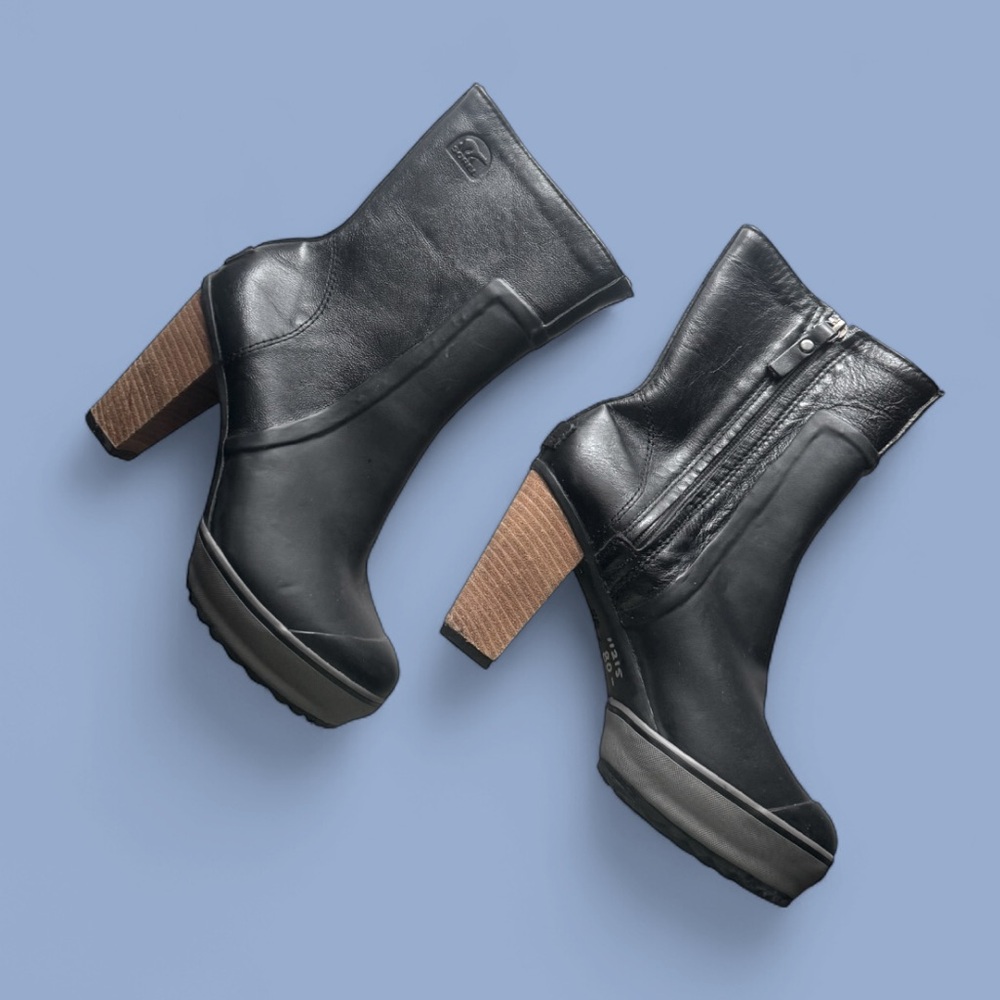 Sorel Black Leather Ankle Boots